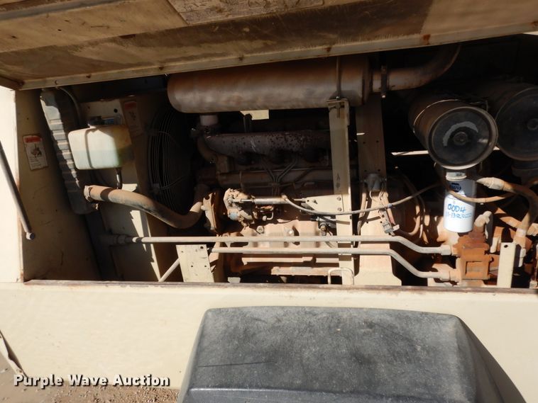 image for item DJ8173 1995 Ingersoll Rand P250  air compressor