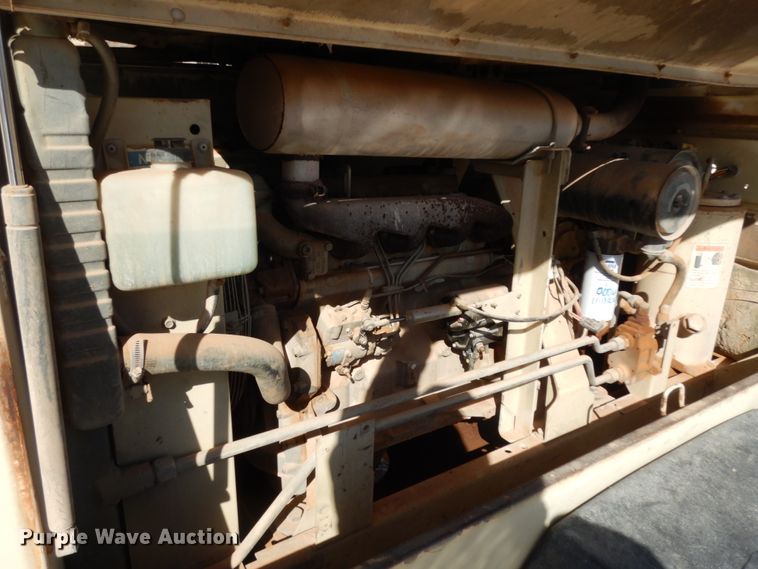 image for item DJ8173 1995 Ingersoll Rand P250  air compressor