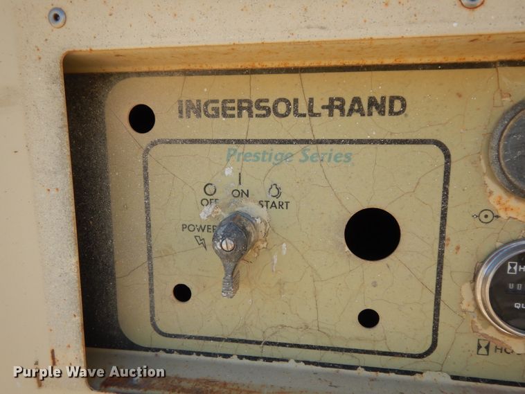 image for item DJ8173 1995 Ingersoll Rand P250  air compressor