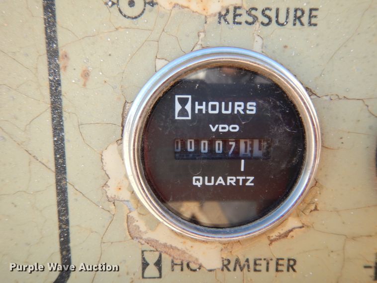 image for item DJ8173 1995 Ingersoll Rand P250  air compressor