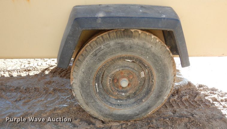 image for item DJ8173 1995 Ingersoll Rand P250  air compressor