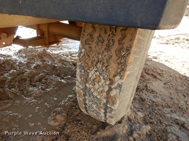 image for item DJ8173 1995 Ingersoll Rand P250  air compressor