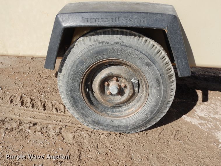 image for item DJ8173 1995 Ingersoll Rand P250  air compressor
