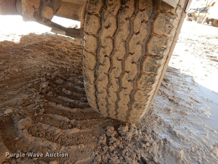 image for item DJ8174 2007 Sullair 260  air compressor