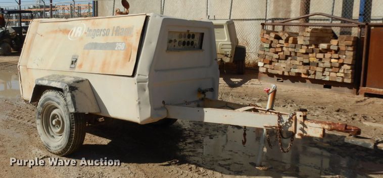 image for item DJ8175 1994 Ingersoll Rand 250  air compressor