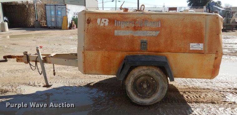 image for item DJ8175 1994 Ingersoll Rand 250  air compressor