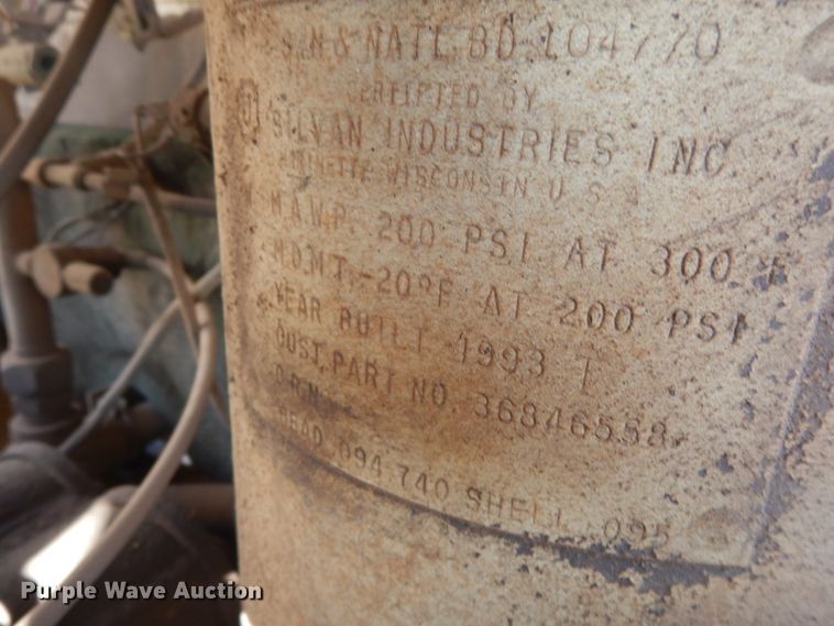 image for item DJ8175 1994 Ingersoll Rand 250  air compressor