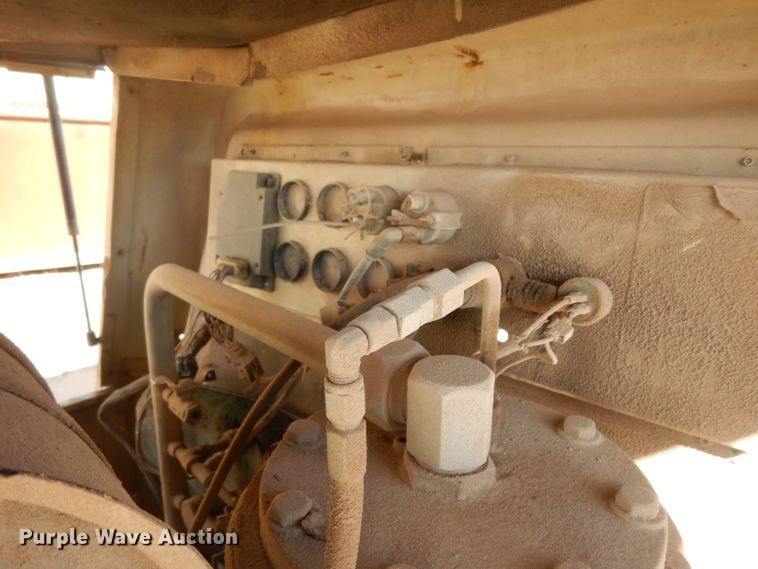 image for item DJ8175 1994 Ingersoll Rand 250  air compressor