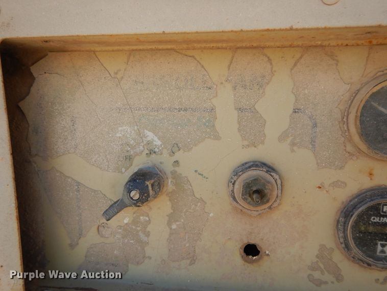 image for item DJ8175 1994 Ingersoll Rand 250  air compressor