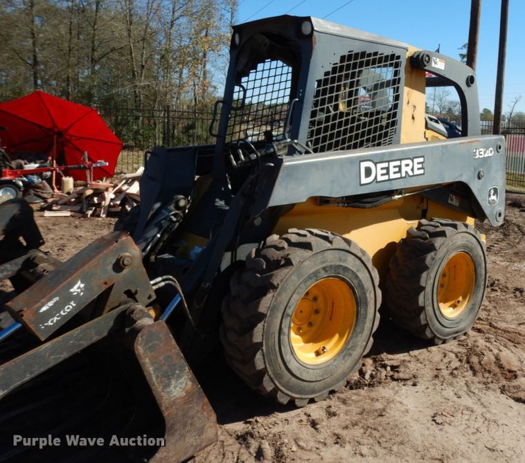 image for item DJ8187 2010 John Deere 332D  skid steer loader