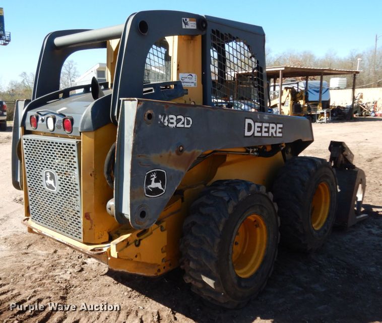 image for item DJ8187 2010 John Deere 332D  skid steer loader