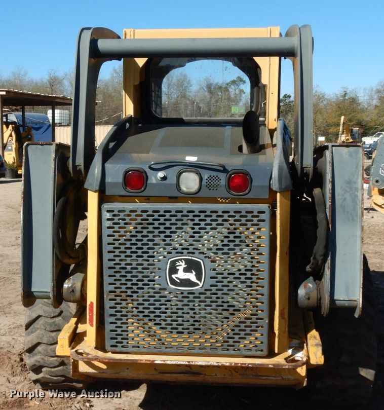 image for item DJ8187 2010 John Deere 332D  skid steer loader