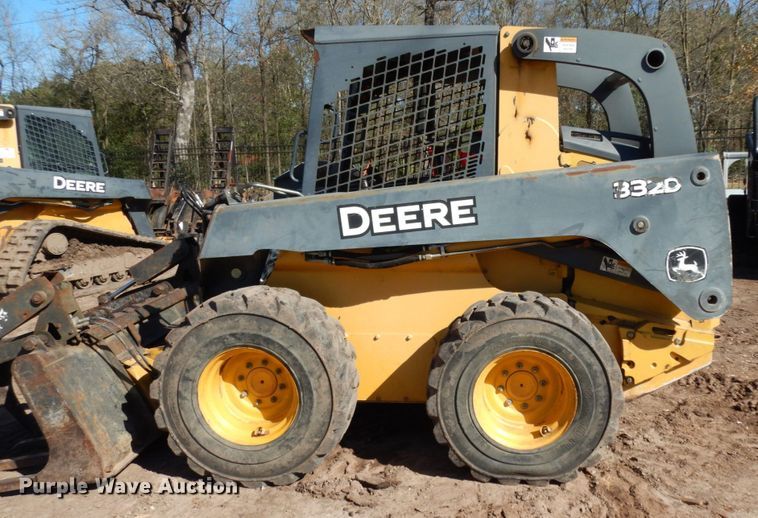 image for item DJ8187 2010 John Deere 332D  skid steer loader