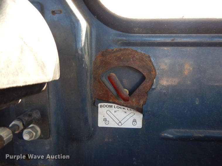 image for item DJ8187 2010 John Deere 332D  skid steer loader