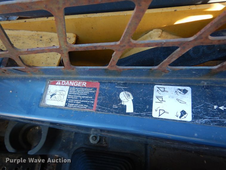 image for item DJ8187 2010 John Deere 332D  skid steer loader