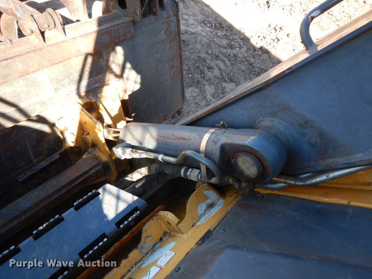 image for item DJ8187 2010 John Deere 332D  skid steer loader