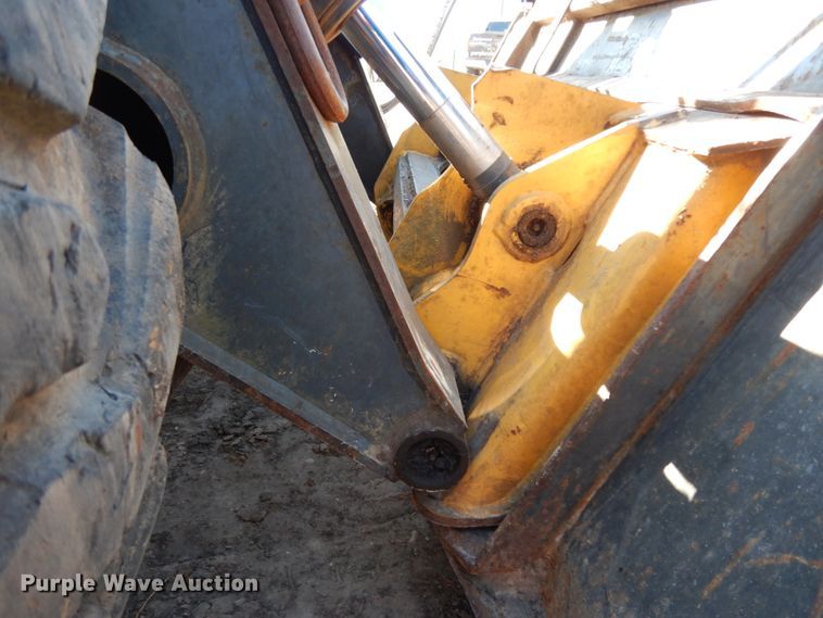 image for item DJ8187 2010 John Deere 332D  skid steer loader