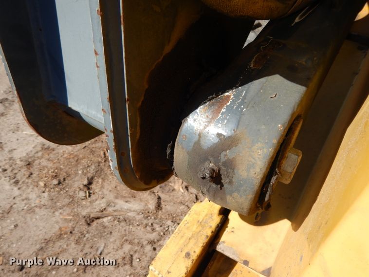 image for item DJ8187 2010 John Deere 332D  skid steer loader