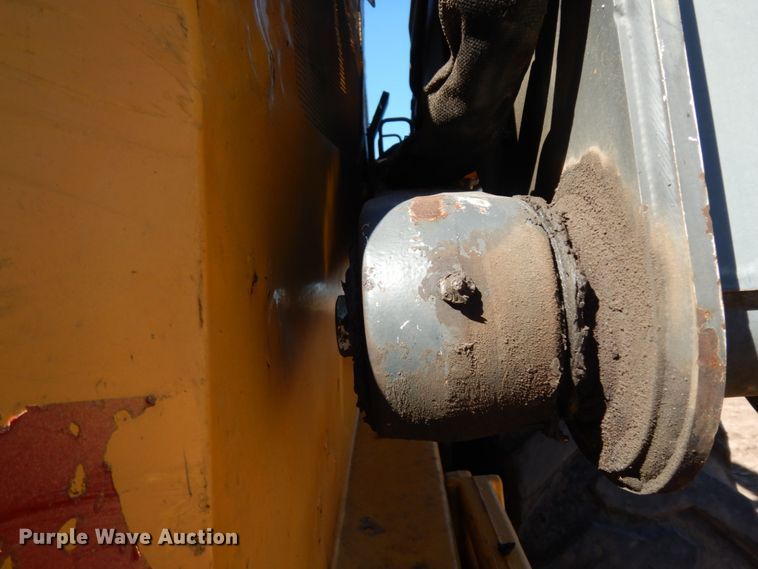 image for item DJ8187 2010 John Deere 332D  skid steer loader