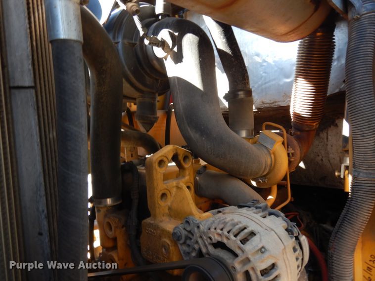 image for item DJ8187 2010 John Deere 332D  skid steer loader