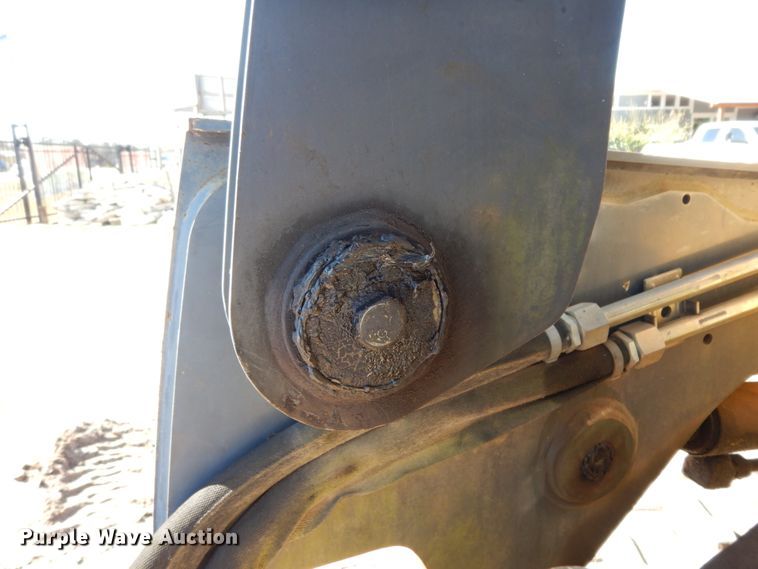 image for item DJ8187 2010 John Deere 332D  skid steer loader