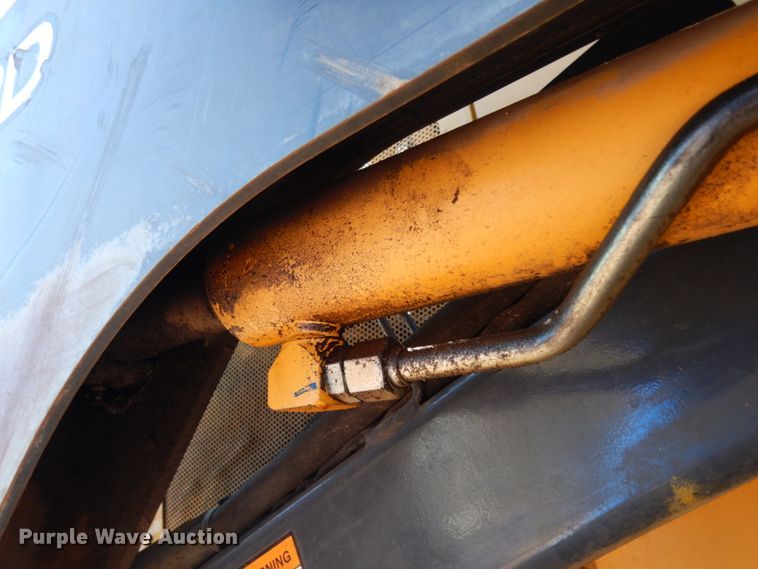 image for item DJ8187 2010 John Deere 332D  skid steer loader