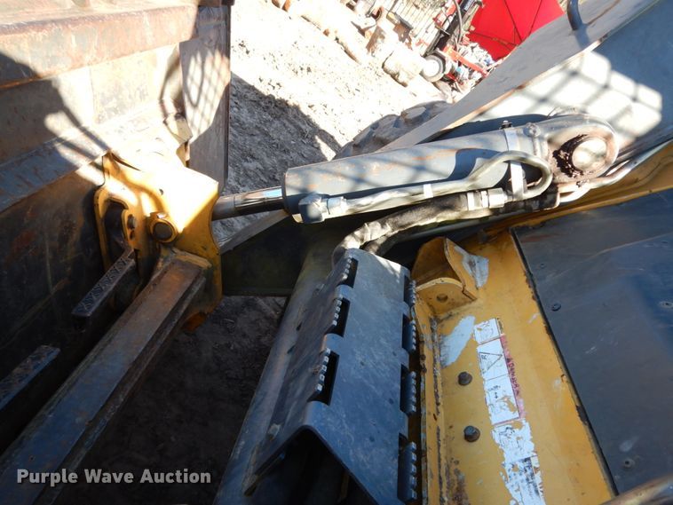 image for item DJ8187 2010 John Deere 332D  skid steer loader