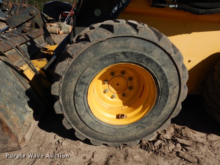 image for item DJ8187 2010 John Deere 332D  skid steer loader