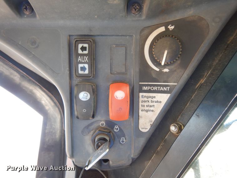 image for item DJ8189 2012 John Deere 333DT  skid steer loader