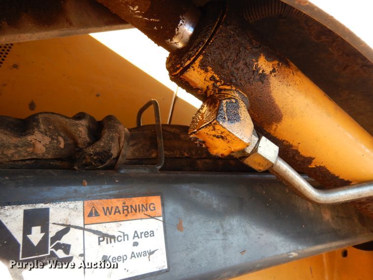 image for item DJ8189 2012 John Deere 333DT  skid steer loader