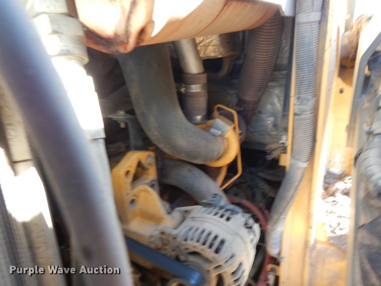 image for item DJ8189 2012 John Deere 333DT  skid steer loader