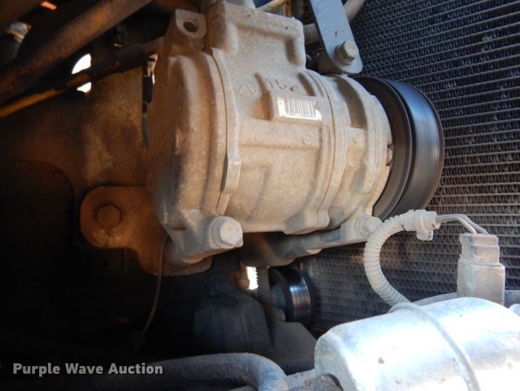 image for item DJ8189 2012 John Deere 333DT  skid steer loader