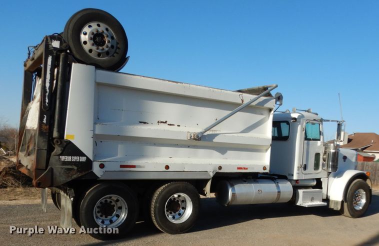 image for item DJ8193 2005 Peterbilt 379  dump truck