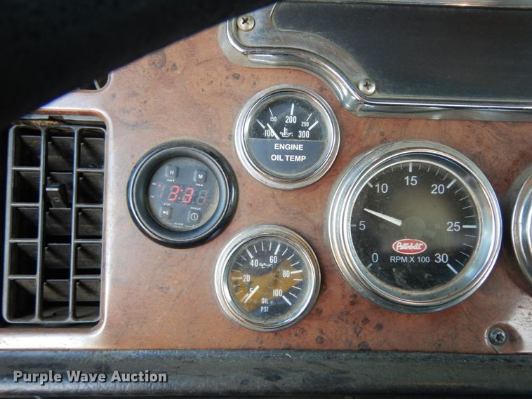 image for item DJ8193 2005 Peterbilt 379  dump truck