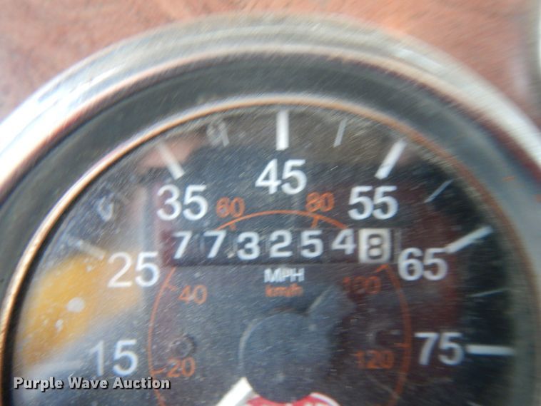 image for item DJ8193 2005 Peterbilt 379  dump truck