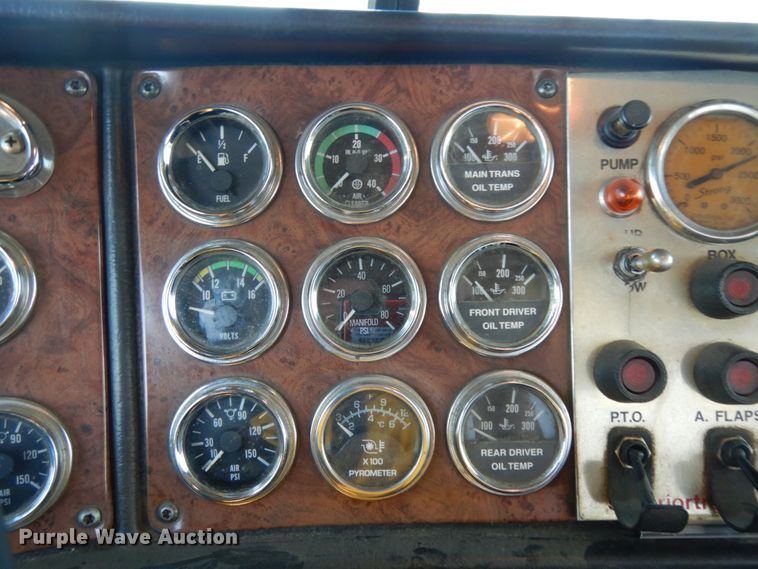 image for item DJ8193 2005 Peterbilt 379  dump truck