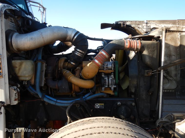 image for item DJ8193 2005 Peterbilt 379  dump truck