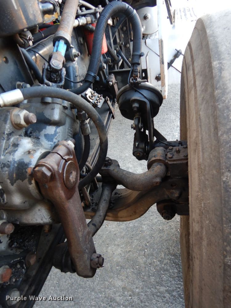 image for item DJ8193 2005 Peterbilt 379  dump truck