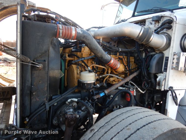 image for item DJ8193 2005 Peterbilt 379  dump truck