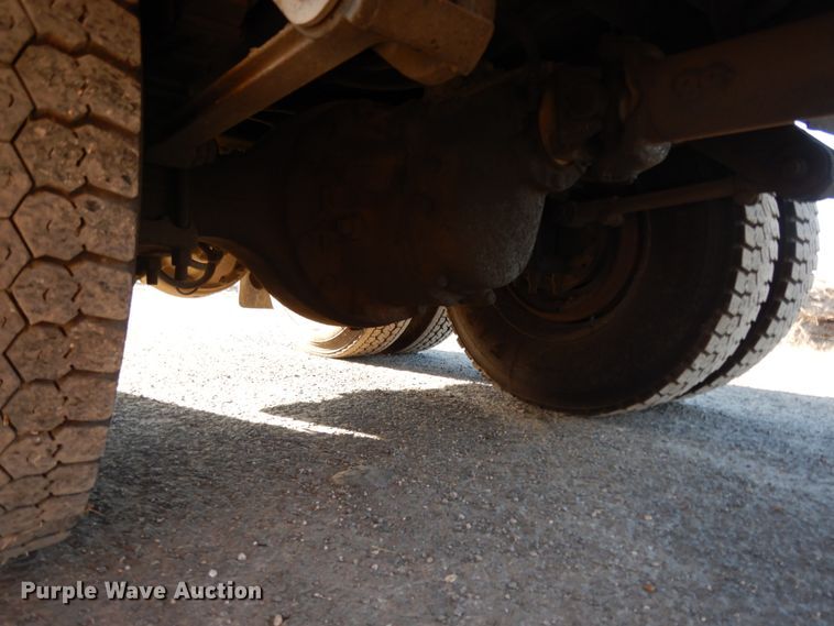 image for item DJ8193 2005 Peterbilt 379  dump truck