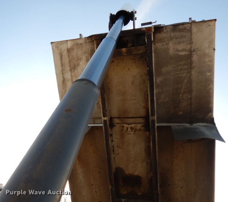 image for item DJ8193 2005 Peterbilt 379  dump truck