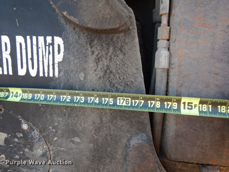 image for item DJ8193 2005 Peterbilt 379  dump truck