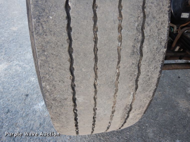 image for item DJ8193 2005 Peterbilt 379  dump truck