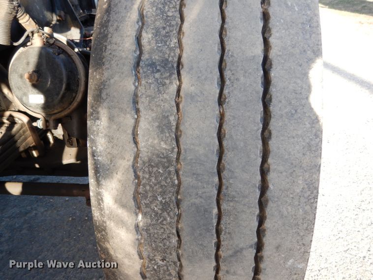 image for item DJ8193 2005 Peterbilt 379  dump truck