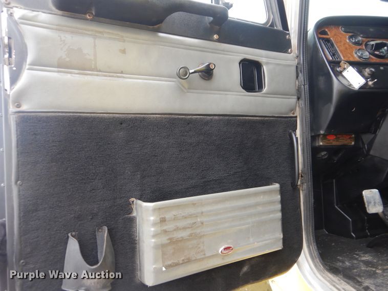 image for item DJ8593 2001 Peterbilt 378  dump truck