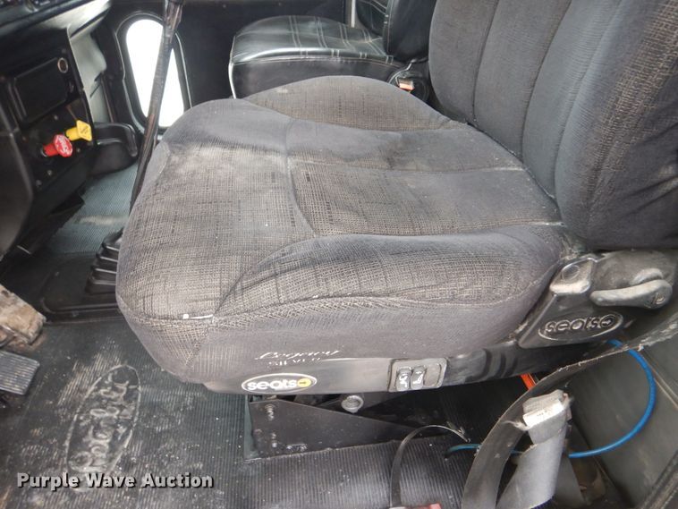 image for item DJ8593 2001 Peterbilt 378  dump truck