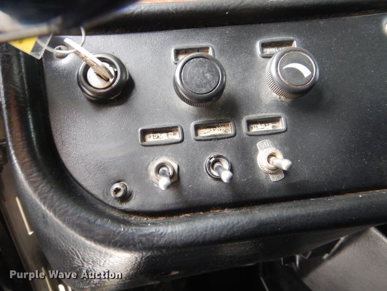 image for item DJ8593 2001 Peterbilt 378  dump truck