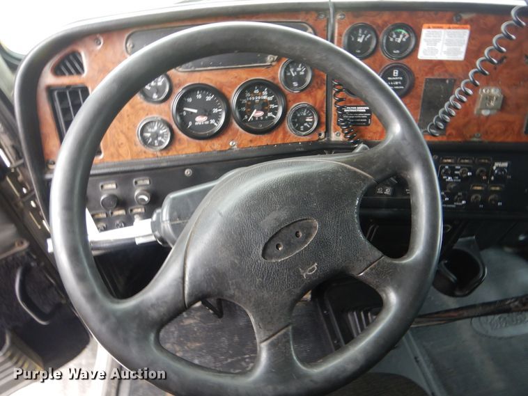 image for item DJ8593 2001 Peterbilt 378  dump truck