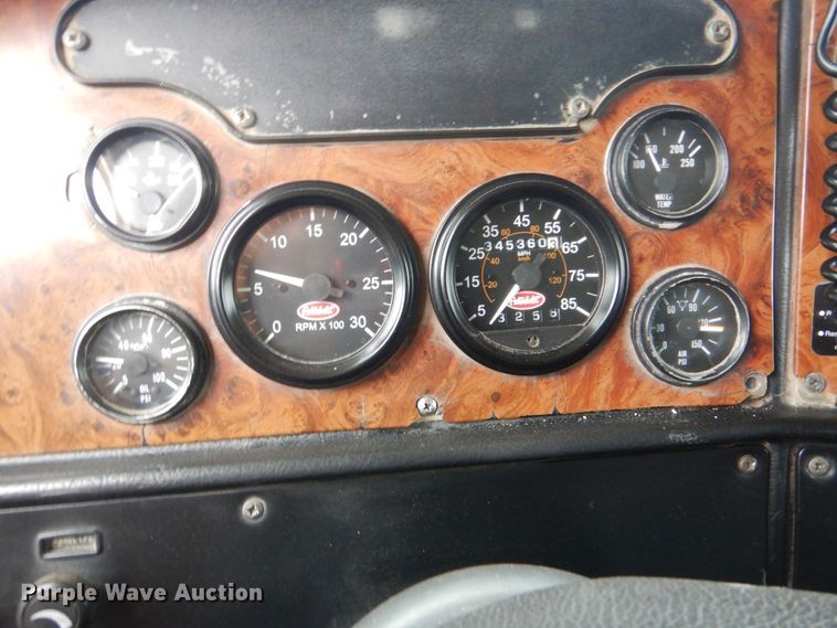 image for item DJ8593 2001 Peterbilt 378  dump truck