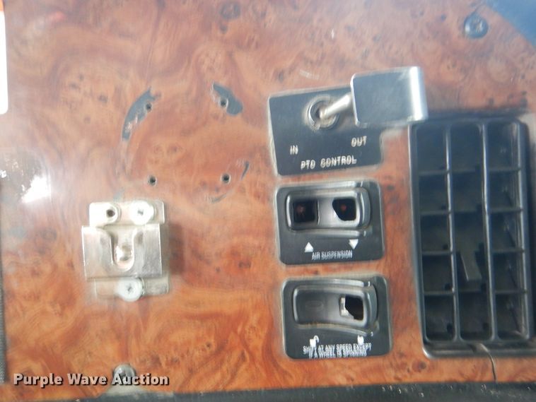 image for item DJ8593 2001 Peterbilt 378  dump truck